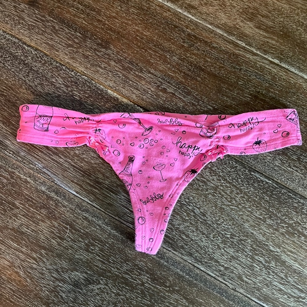 VS Pink thong panties